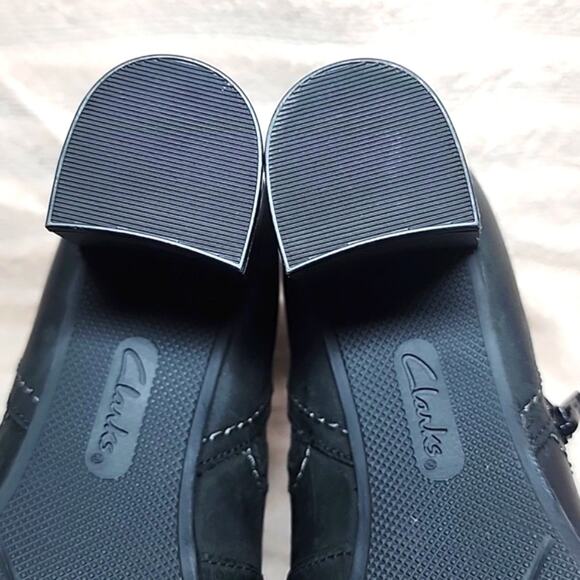 CLARKS BAYLA GLOW FASHION BLACK BOOTS NUBUCK LEATHER LADIES 8.5 NWOB■VELCRO STAP - Picture 14 of 16